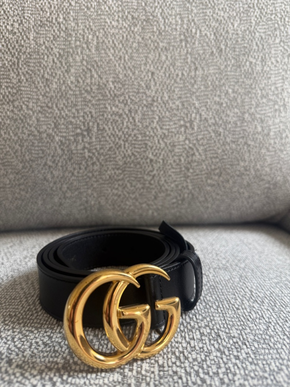 Gucci Black Leather Belt with Gold Double G Buckle - Picture 2 of 5